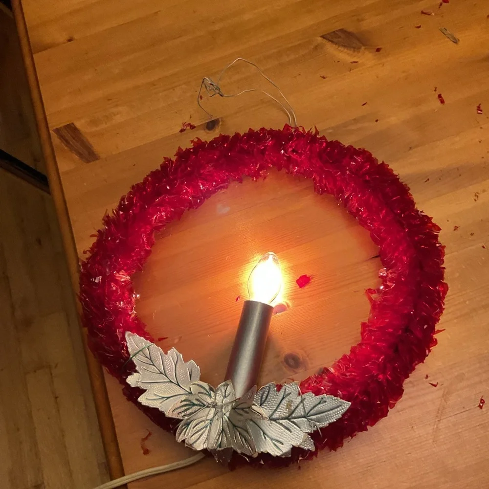 VINTAGE CHRISTMAS RED CELLOPHANE WINDOW WREATHS WITH CANDLE MID CENTURY KITCSH